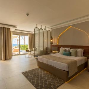 Junior Swim-Up Suite Sea View- Posh Club