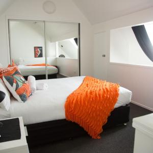 Deluxe Queen Loft Apartment