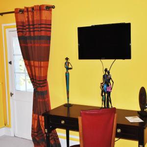 Deluxe Double Room with Courtyard View