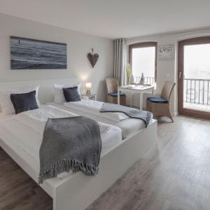 Double Room with Balcony and River View