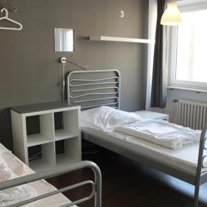 Single Bed in mixed 5 Bed Dormitory Room with shared Bathroom