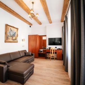 Apartment (3 Adults)