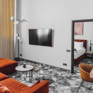 One-Bedroom Premier Apartment