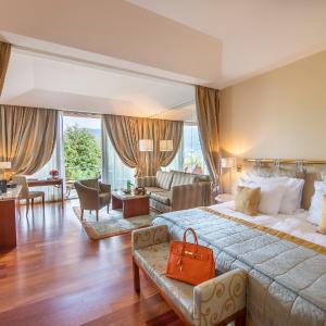 Deluxe One Bedroom Suite with Balcony
