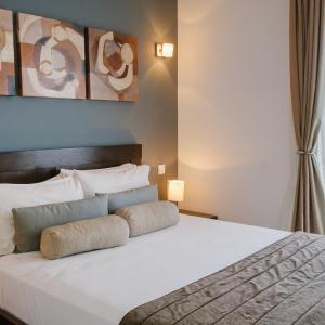 Family Suite (3 Adults)