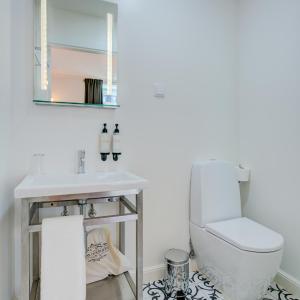 Superior Double Room with Balcony and Square View