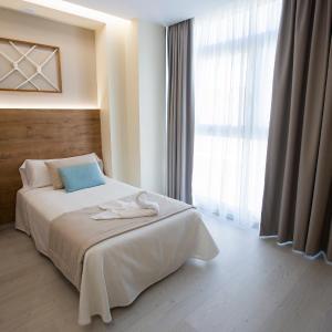 Standard Single Room with Mountain View