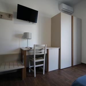Quadruple Room with Private Bathroom