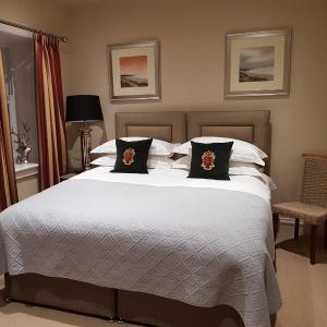 Twin Room with Private Bathroom