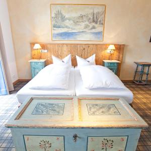 Deluxe Double Room with Mountain View