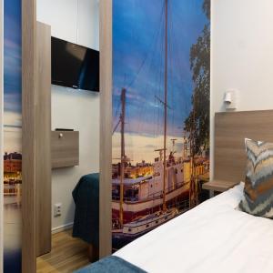 Small Single Room with Private Bathroom
