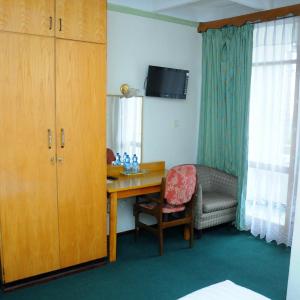 Standard Single Room with Mountain View