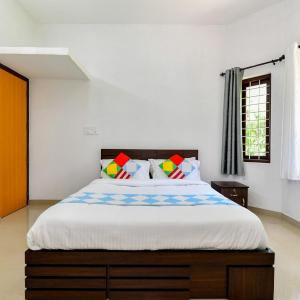 Queen Room with Balcony