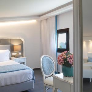 One Bedroom Suite with Sea View