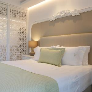 Deluxe Room with Sea View