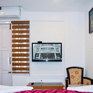 Studio with Balcony