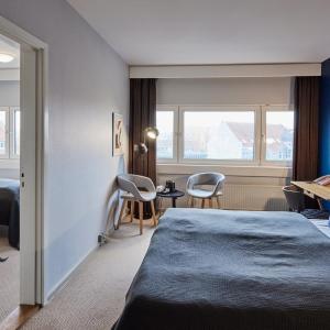 Family Room (2 Adults + 2 Children)