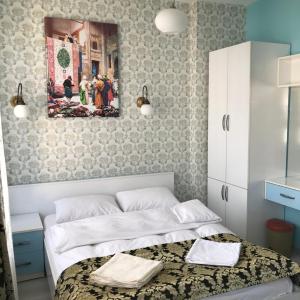 Deluxe Double Room with Side Sea View