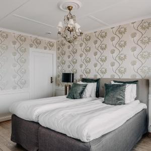 Superior Double or Twin Room with Lake View