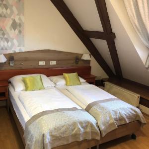 Economy Twin Room
