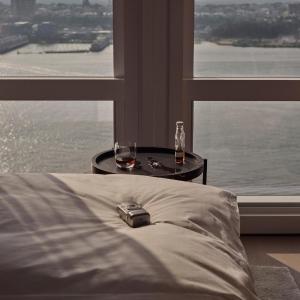 Deluxe River View Guestroom, 1 King Bed Mobility Accessible