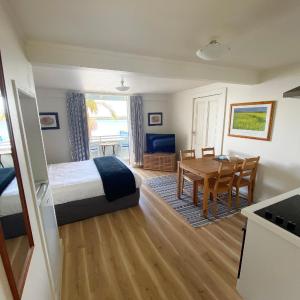 Studio Apartment with Sea View
