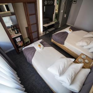 Triple Room with City View