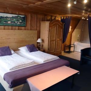 Superior Double Room with Simple Bath