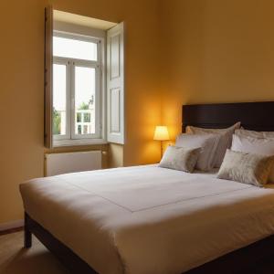Queen Room with Pool View