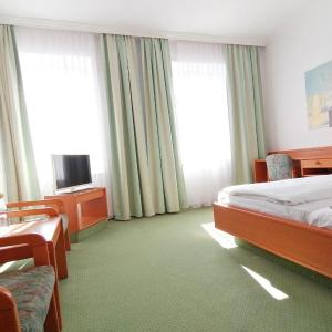 Basic Triple Room