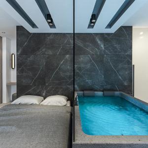 Deluxe Suite with Spa Bath