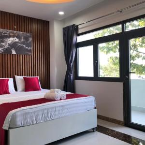 Deluxe Room (2 Adults + 1 Child)