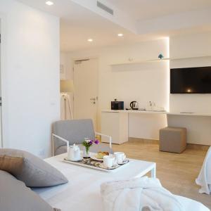 Junior Suite with Pool View