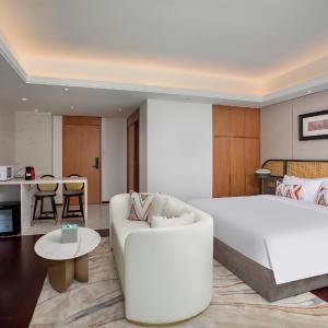 Deluxe King Room - Non-Smoking
