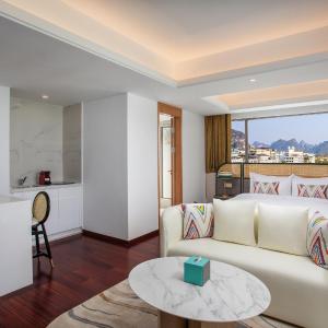 Premier King Room - Non-Smoking