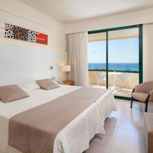 Double Room with Balcony and Sea View