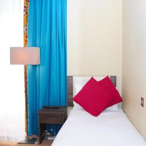 Single Studio (1 Adult)