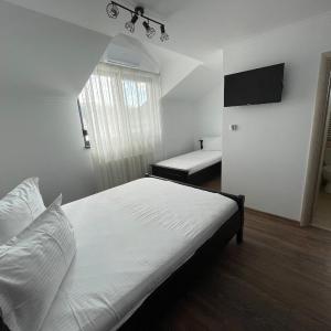 Triple Room with Bathroom