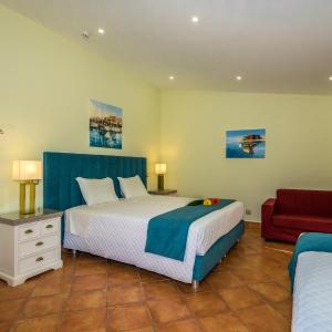 Studio with Balcony and Sea View (3 Adults)