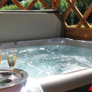 Holiday Home Teak 3 Hot Tub (No Pets)