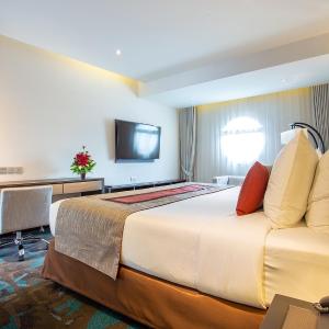 Suite with City View