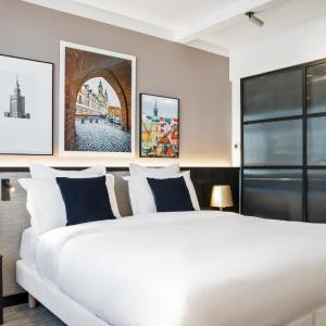 Executive Room with One Queen Bed