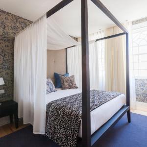 Vintage Two-Bedroom Apartment