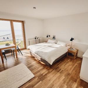 One-room apartment facing the sea side - Rodehuus