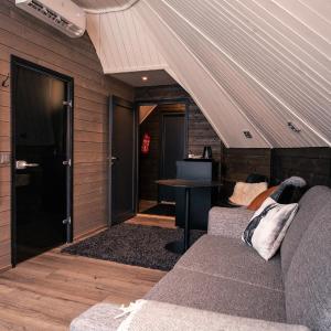 Aurora Cabin Queen