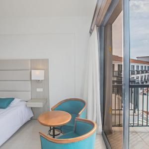 Standard Double or Twin Room with Side Sea View