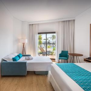 Family Room (4 Adults)