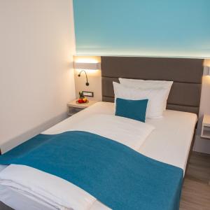 Comfort Double Room with Queensize Bed 4.6 ft 