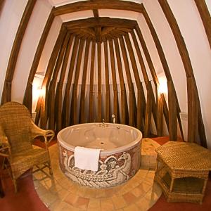 Queen Room with Spa Bath