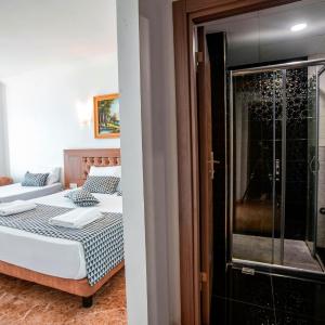 Double or Twin Room with Side Sea View